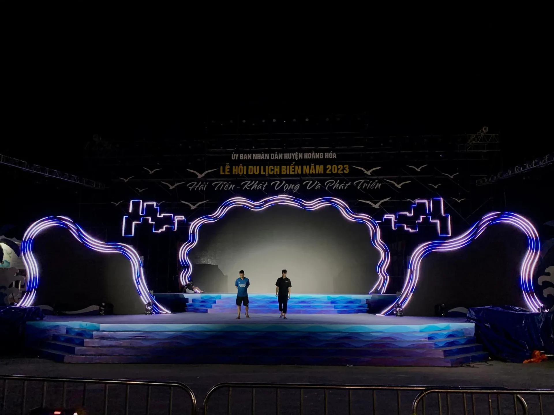 Thi công Led Matrix lễ hội du lịch biển 2023
